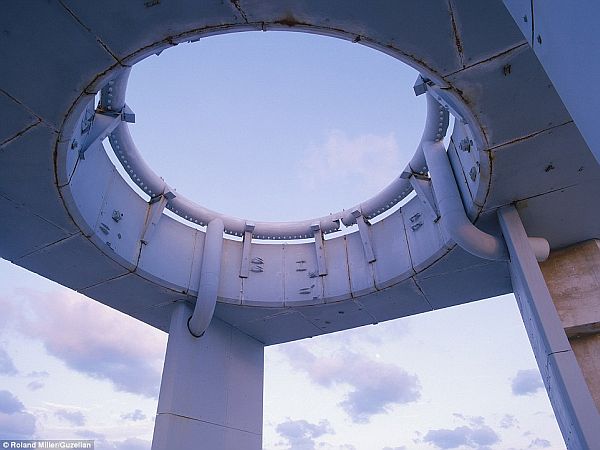7_A_launch_ring_restored_at_the_Apollo_Saturn_Complete34