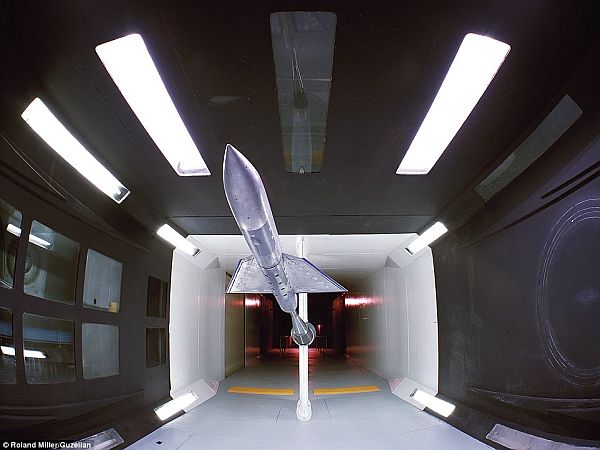 3_wind_tunnel_test_chamber_at_the_Langley_Research_Center_in_Virginia